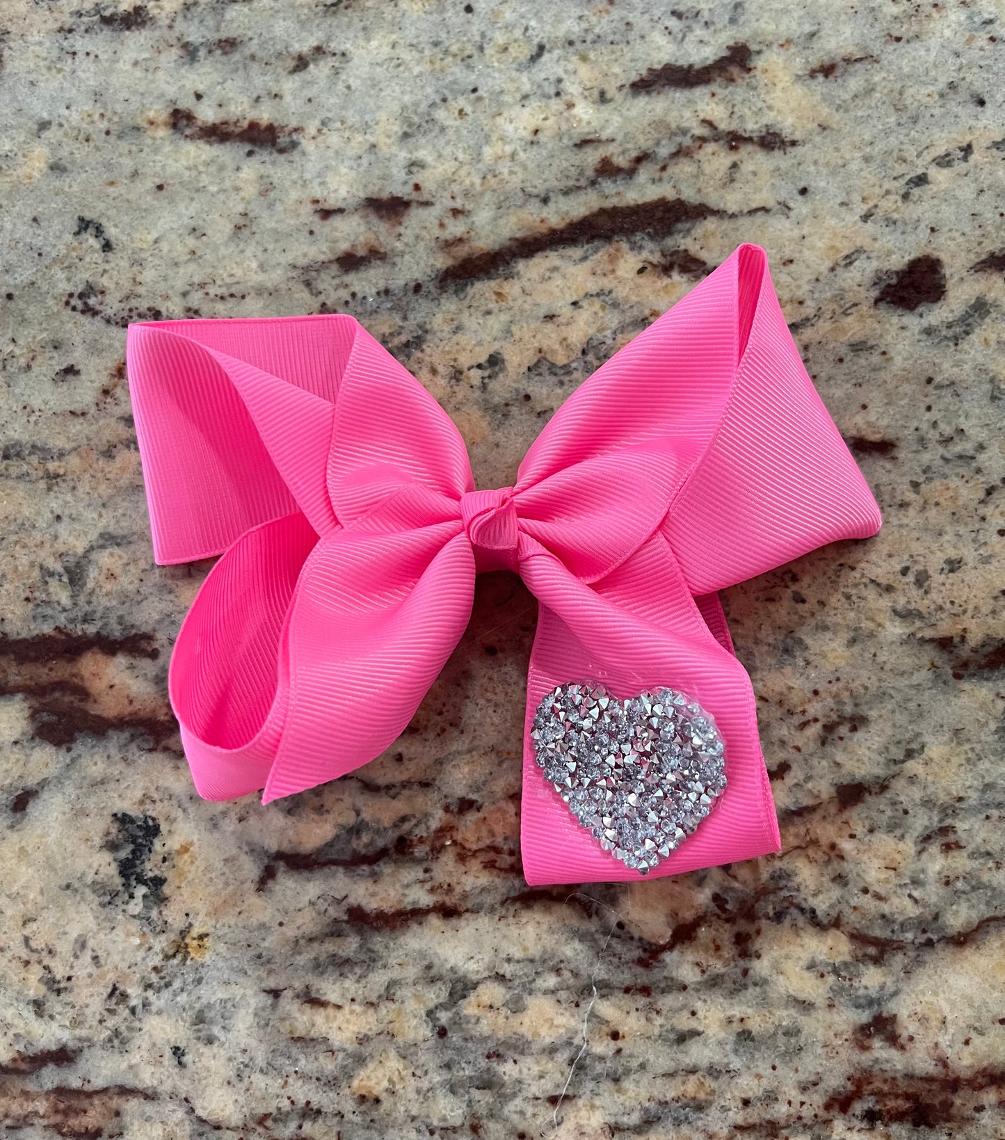 Silver Heart Valentines Bow 💓