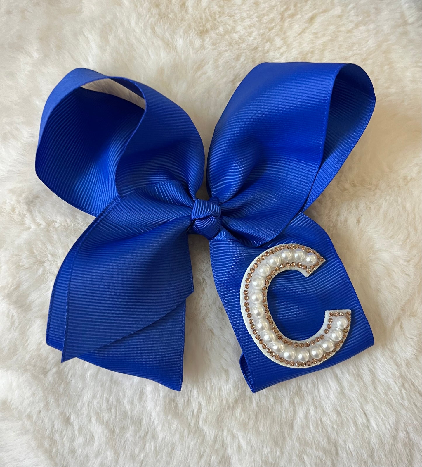 Large Pearl Intial Bow- LETTER C