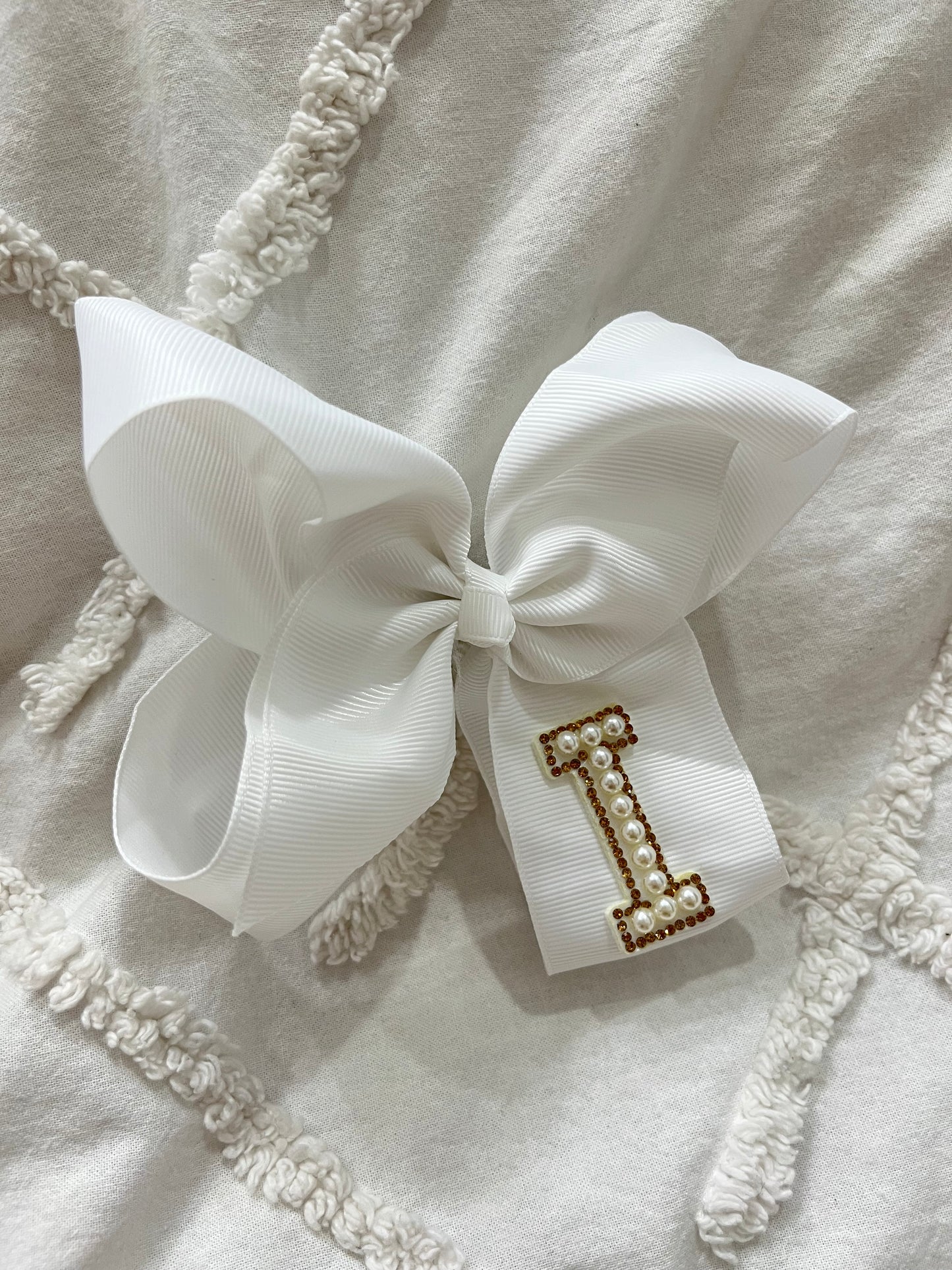 Large Pearl Intial Bow- LETTER I