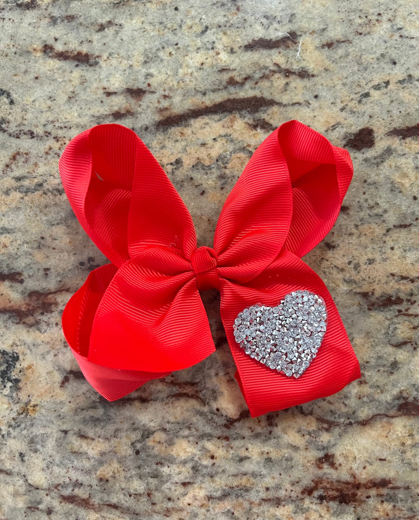 Silver Heart Valentines Bow 💓