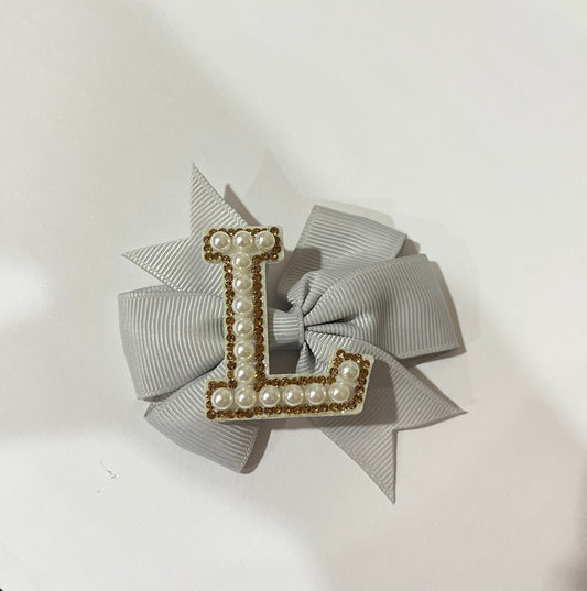 Mini Pearl Initial Bow- LETTER L