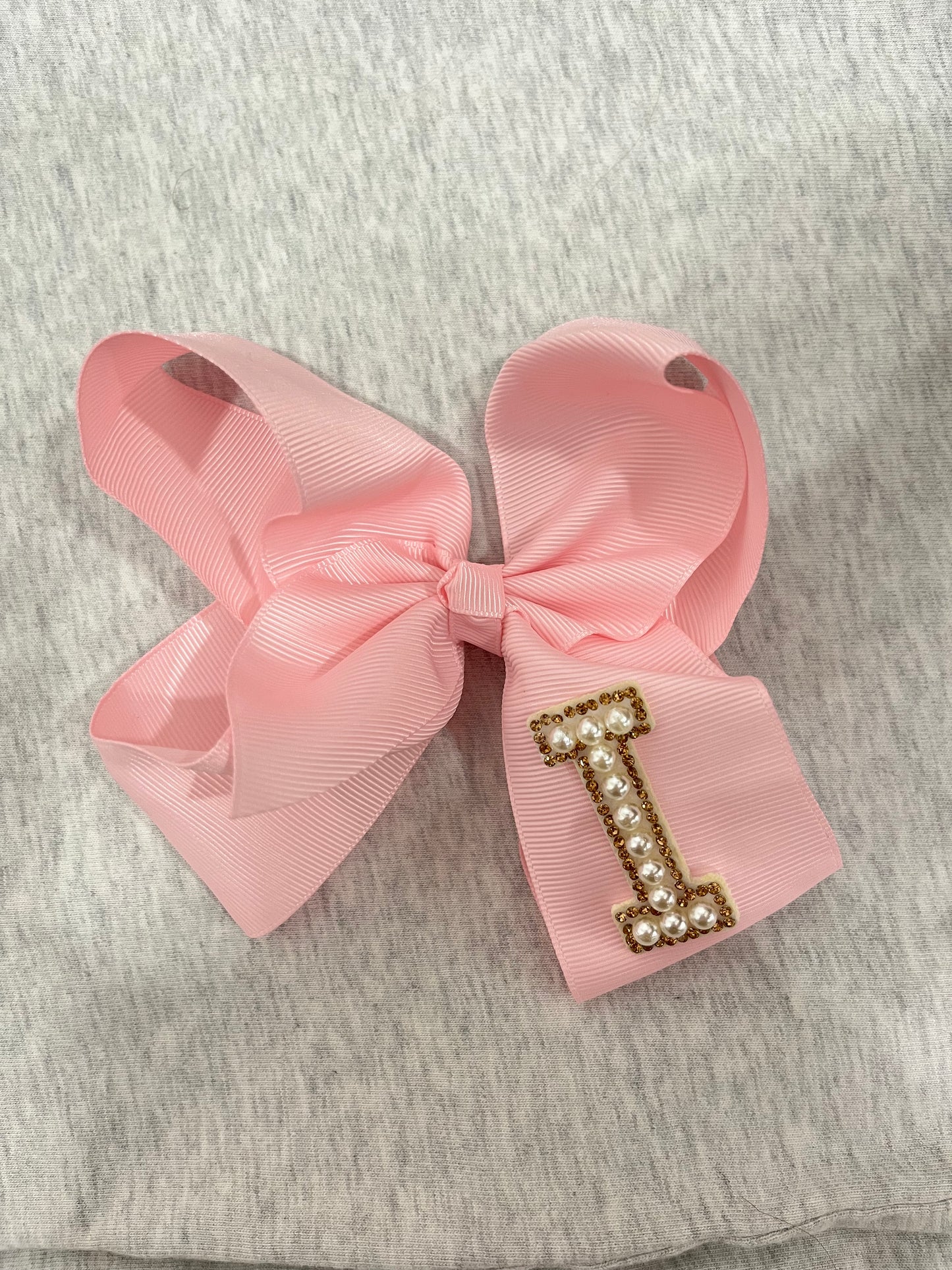 Large Pearl Intial Bow- LETTER I