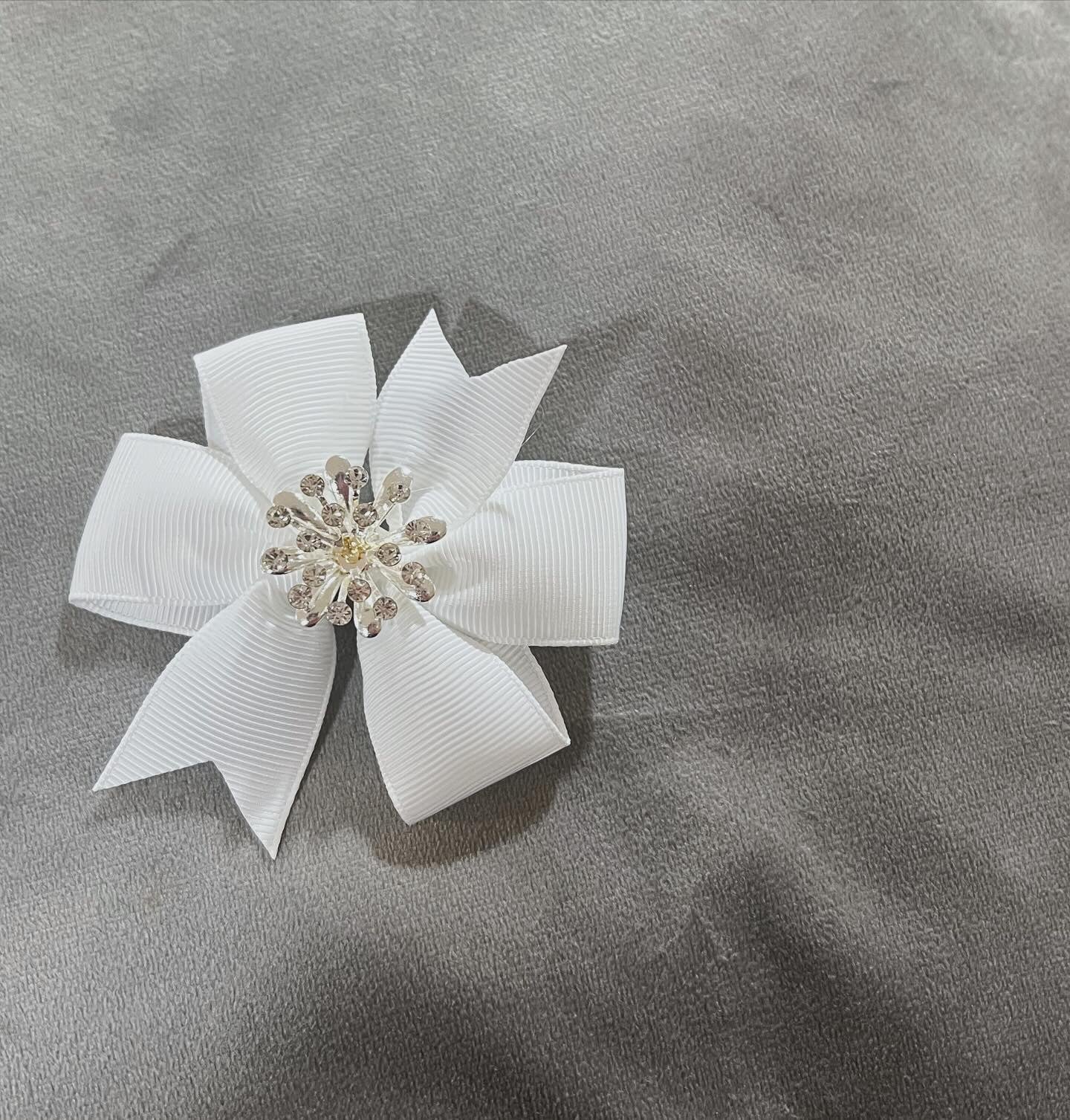 Mini Broach Bows 🤍