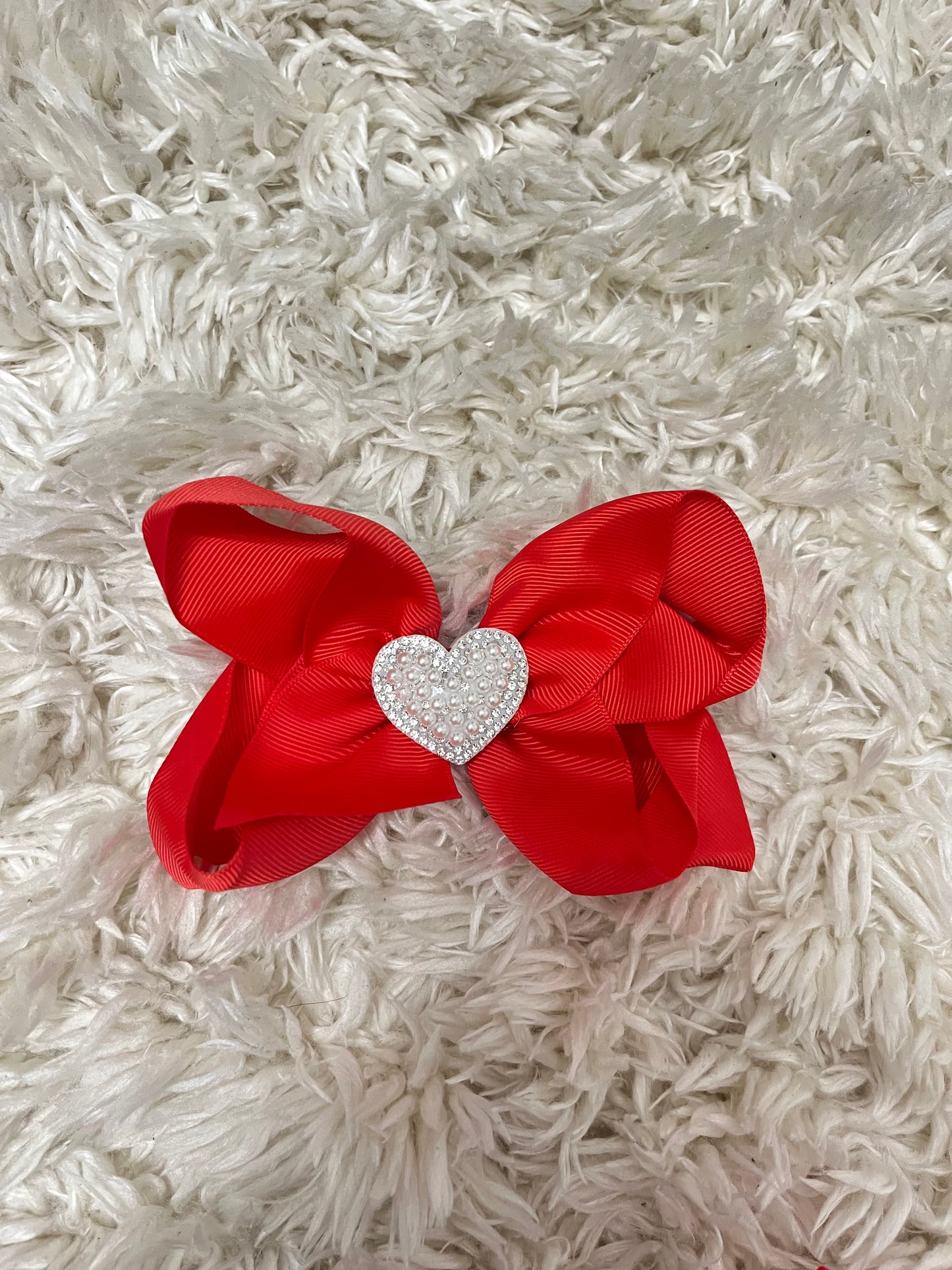 Large Pearl Valentines Bow ❣️