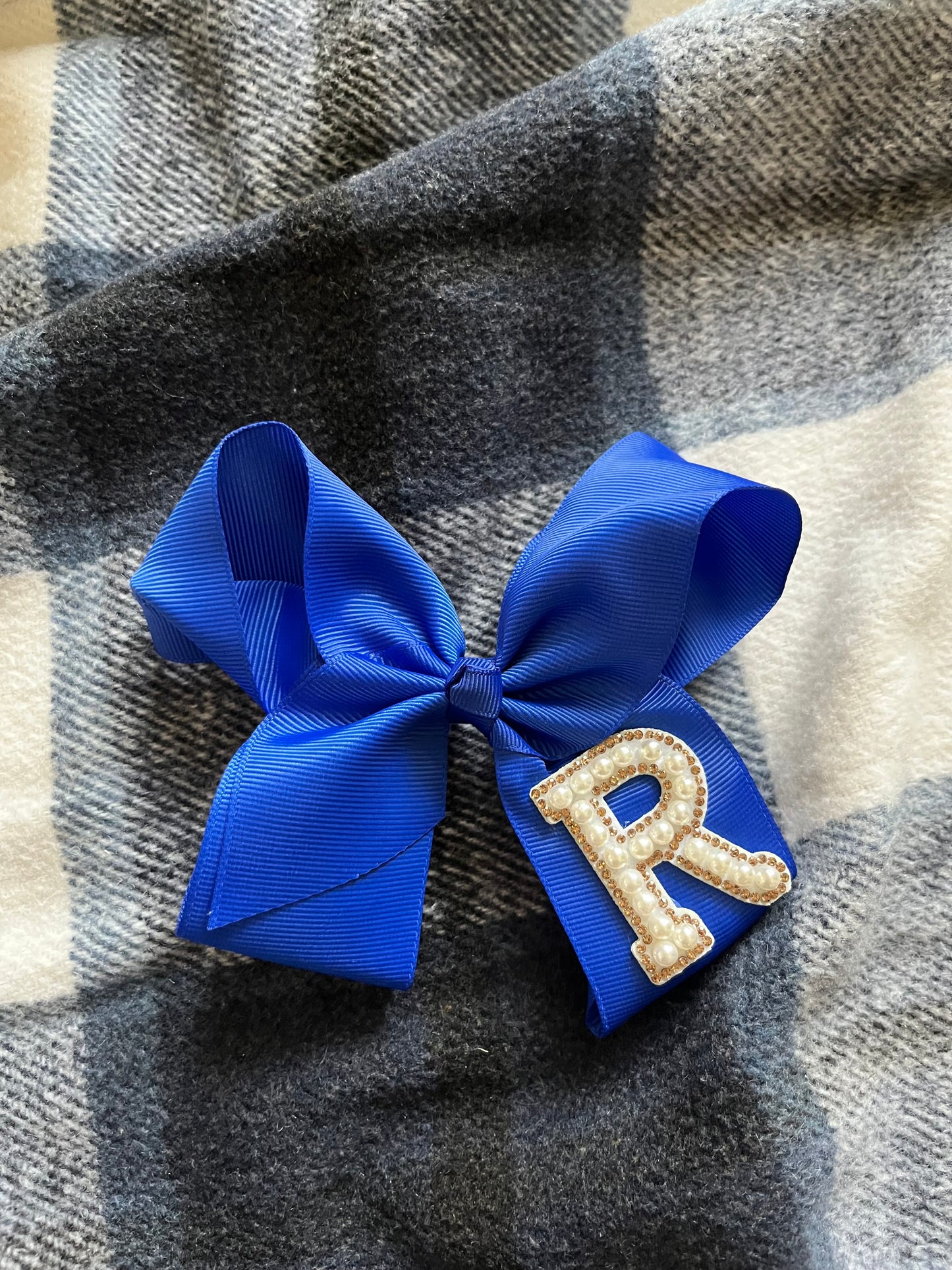 Large Pearl Intial Bow- LETTER R