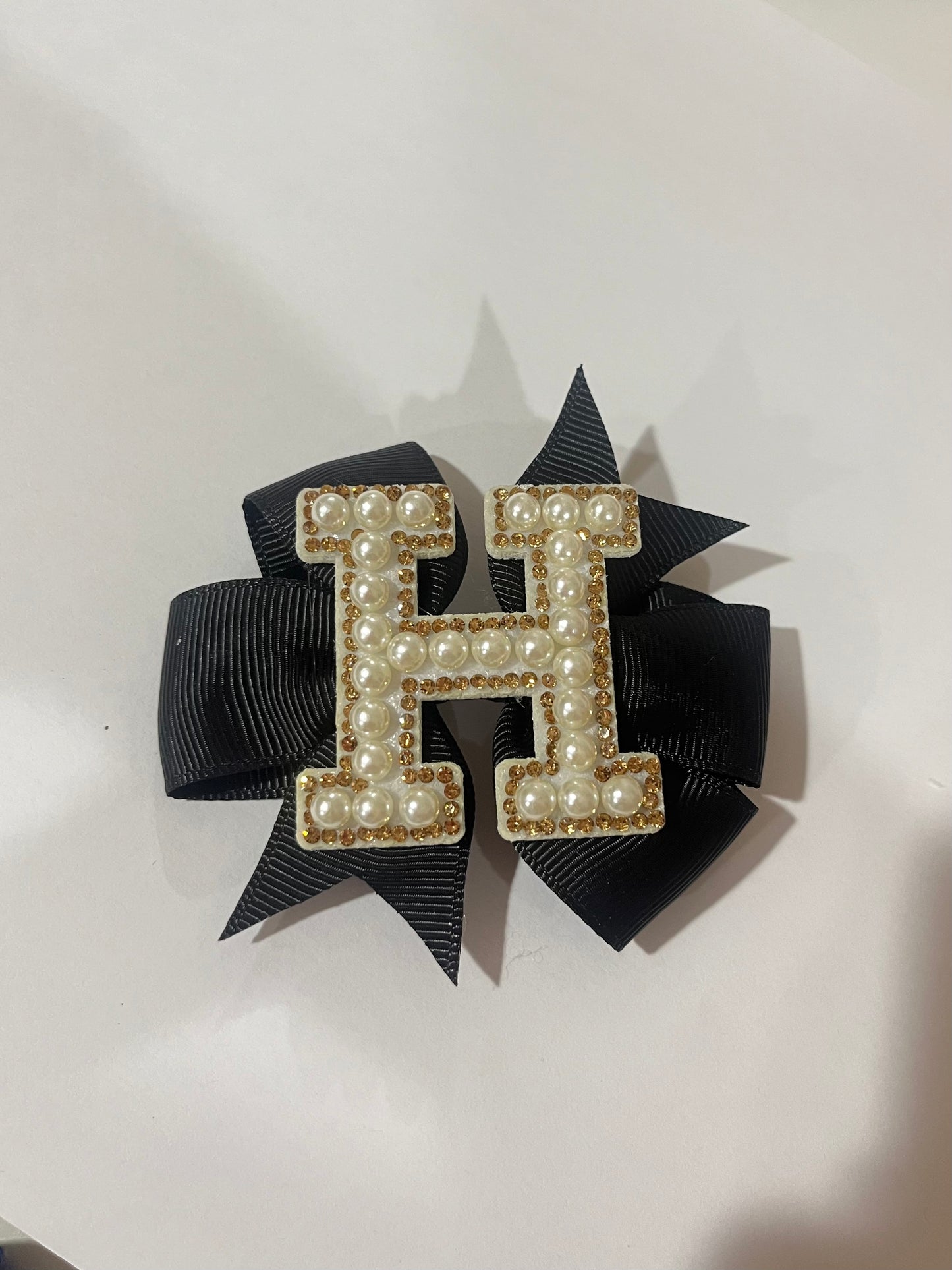 Mini Pearl Initial Bow- LETTER H