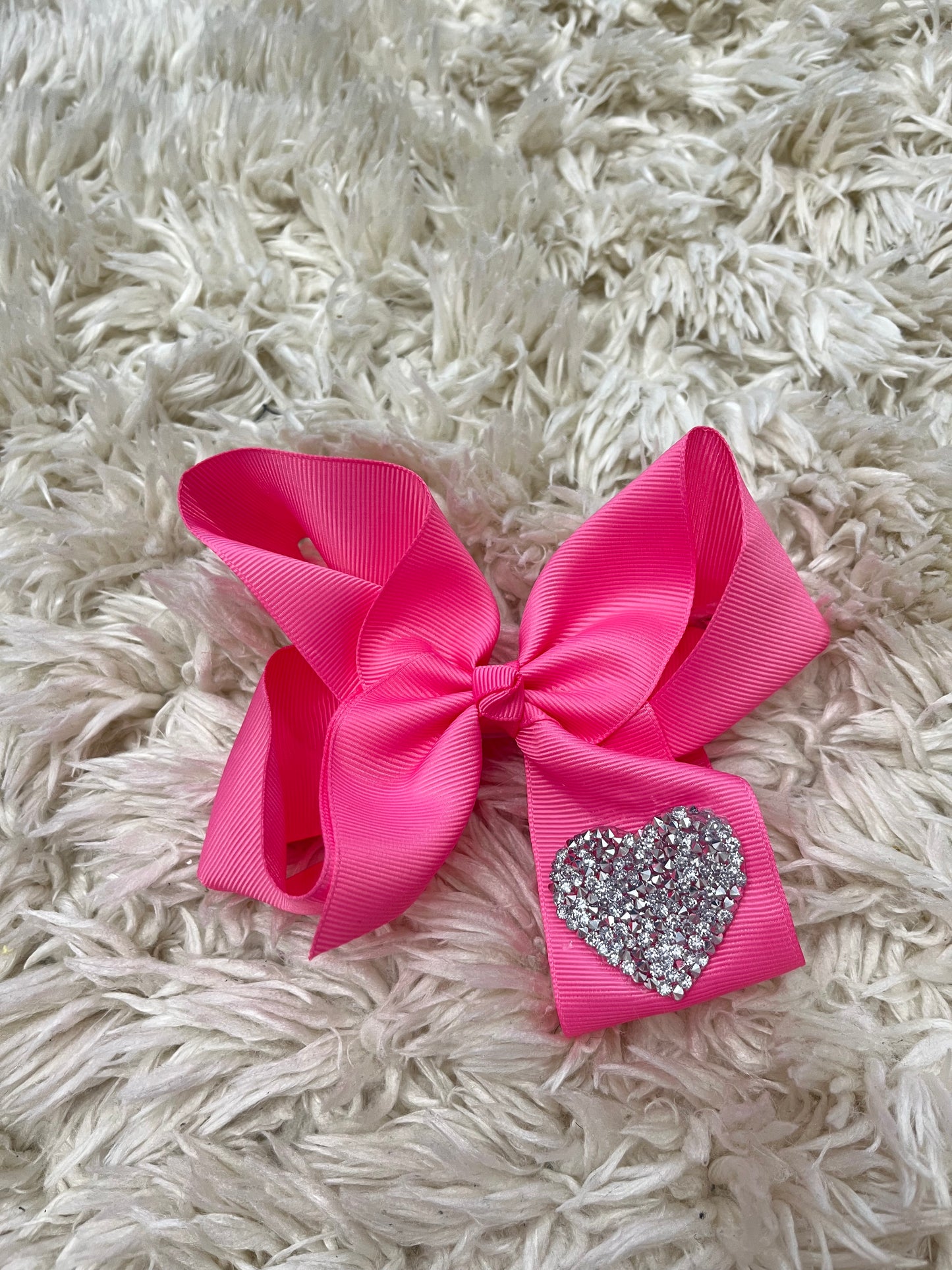 Silver Heart Valentines Bow 💓